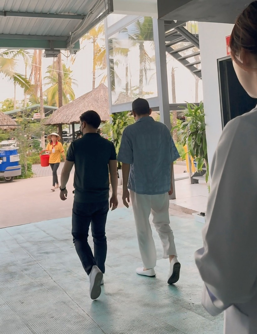 Hình ảnh nam diễn viên (bên phải) do quản lý đăng tải. Ảnh: Tri Thức