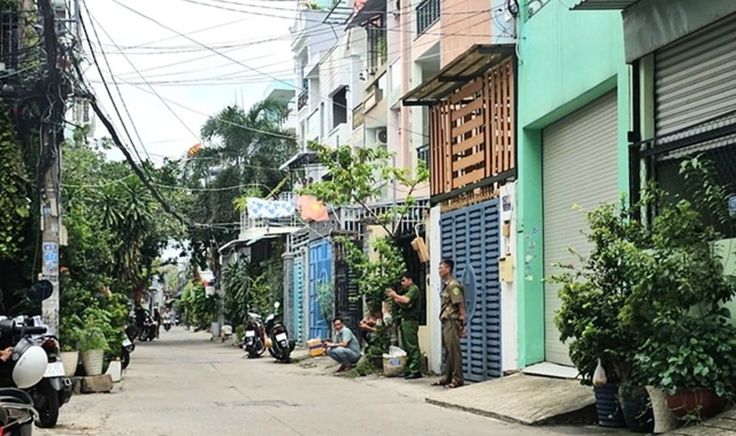 Công an có mặt bảo vệ hiện trường. Ảnh: Thanh Niên