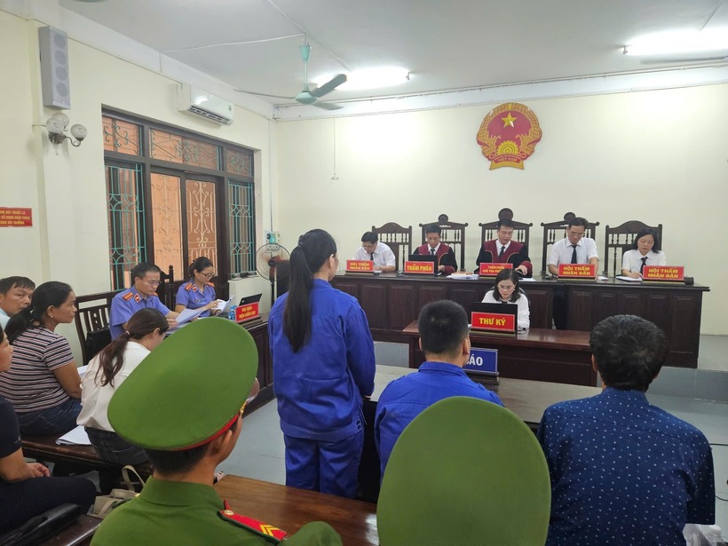 Bị cáo Trần Thị Thuỷ tại toà. (Ảnh: Tiền phong)