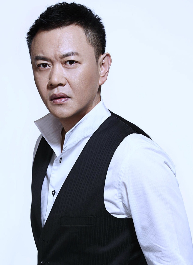 Ở tuổi U60, Phùng Gia Di vẫn miệt mài theo đuổi đam mê diễn xuất.