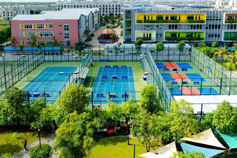 Hệ thống sân tập luyện thể thao hiện đại đi cùng với các giải thi đấu thường xuyên được tổ chức