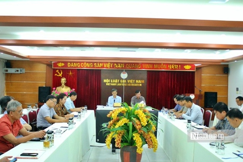Hội nghị diễn ra với tinh thần tập trung.