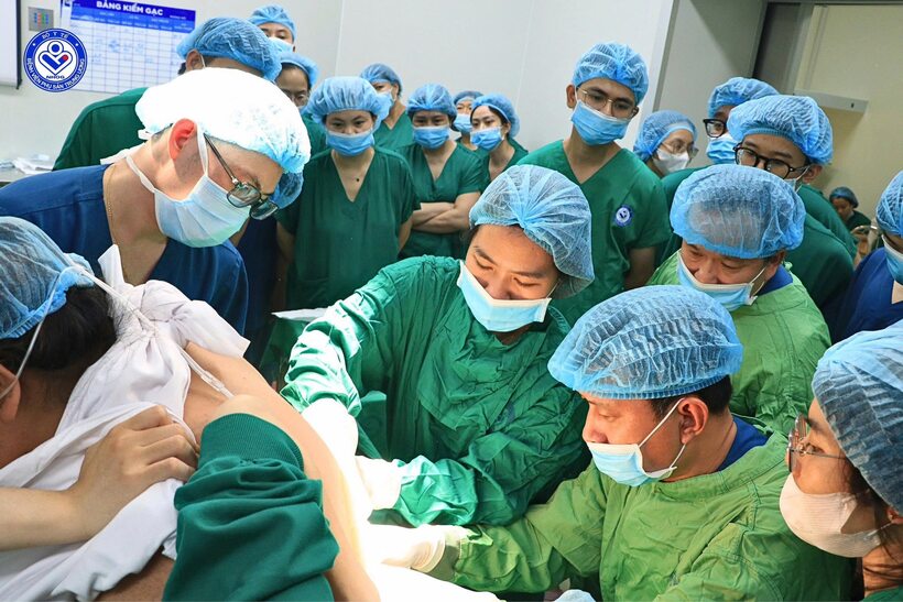 Các bác sĩ thực hiện gây tê vùng nhưng kim gây tê hiện có gần như không đủ chiều dài; nguy cơ thất bại cao dù có hỗ trợ siêu âm