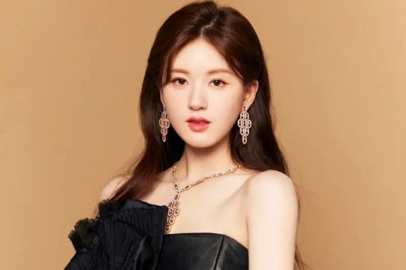 Triệu Lộ Tư vướng vào lùm xùm tự xưng danh hiệu "đại sứ hỗ trợ nông dân", làm giả con dấu trục lợi cho bản thân. Ảnh: Sohu