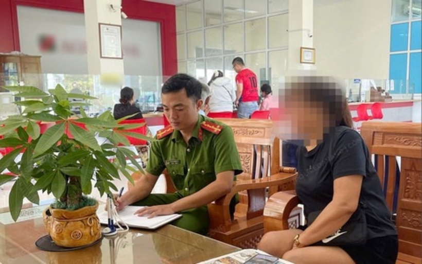 Nữ nạn nhân nhiều lần thực hiện giao dịch với tổng số tiền đã chuyển lên tới 80 triệu đồng. Ảnh: Công An TP.HCM