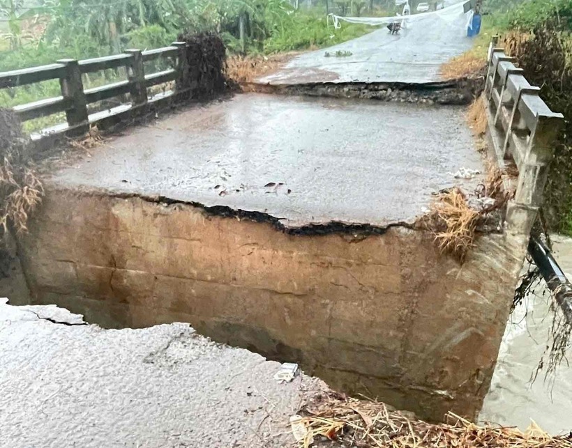 Hiện trường đoạn cầu ở phường Chọn Thành, tỉnh Đồng Nai bị sập lún. (Ảnh: Phường Chơn Thành)