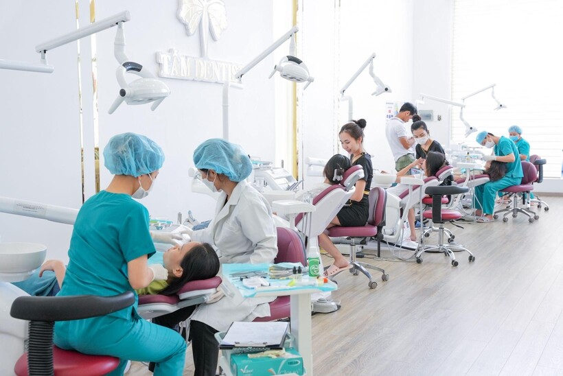 Niềng răng thành công không phụ thuộc hoàn toàn vào độ tuổi mà còn vào kế hoạch điều trị chuẩn xác, sự tuân thủ của bệnh nhân và việc lựa chọn cơ sở nha khoa uy tín.