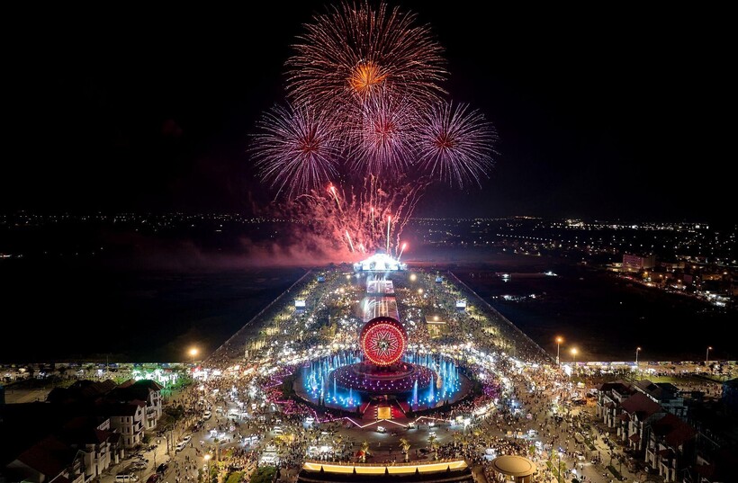 Pháo hoa tại quảng trường Công viên Lễ hội, khu đô thị Sun Urban City Hà Nam.