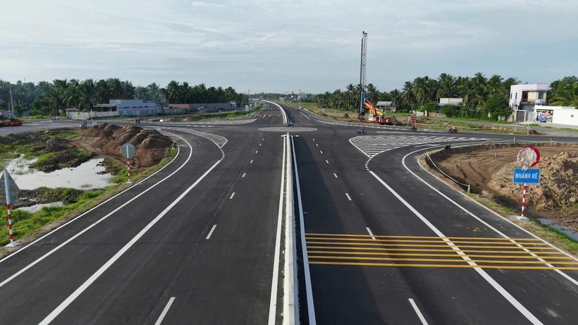 Ngắm cầu dây văng hơn 6.800 tỷ nối liền tỉnh Tiền Giang và Bến Tre - 6