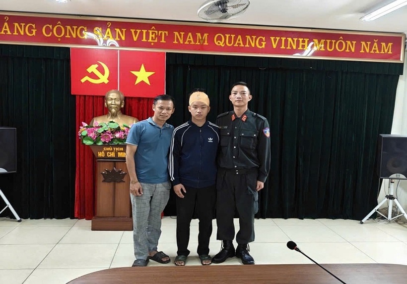 Người bị tai nạn và người nhà đến cảm ơn.