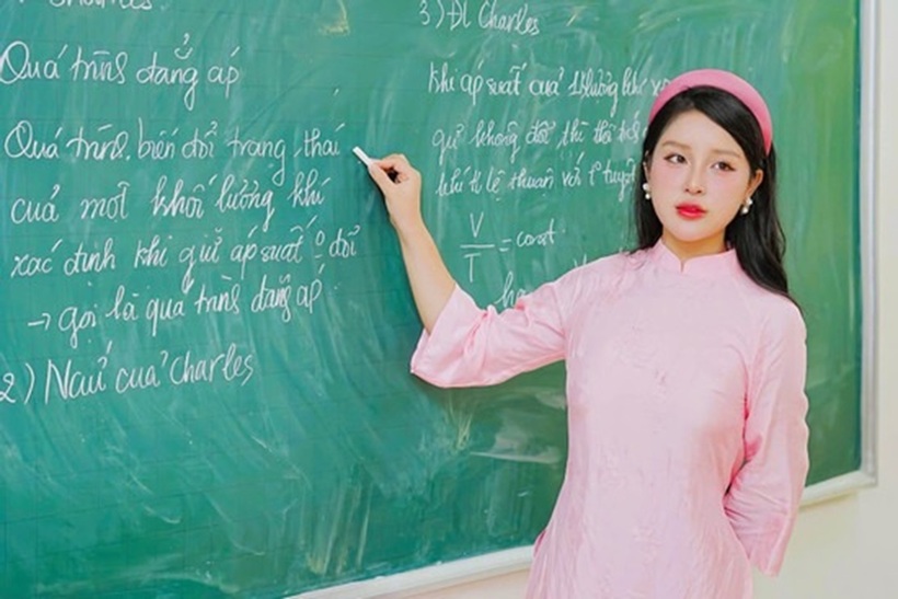 Hà Nội tuyển dụng gần 1.000 giáo viên, nhân viên cho năm học mới. Ảnh minh họa