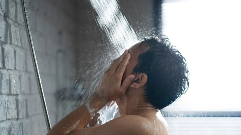 Thời gian tắm lý tưởng nên nằm trong khoảng 10-15 phút, không nên tắm quá lâu dễ ảnh hưởng sức khỏe. Ảnh minh họa.