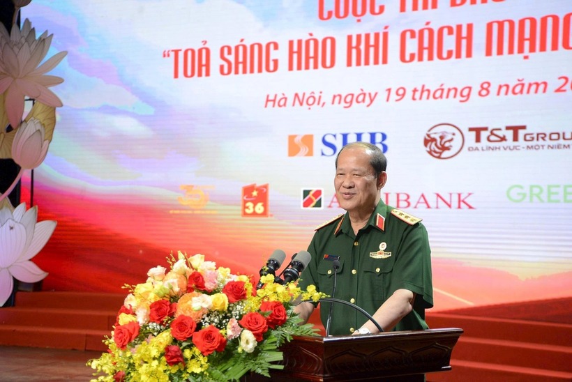 Thượng tướng Bế Xuân Trường, Phó Chủ tịch UBTƯ MTTQ Việt Nam, Chủ tịch Hội Cựu chiến binh Việt Nam phát biểu tại lễ trao giải. (Ảnh: Hoàng Linh)