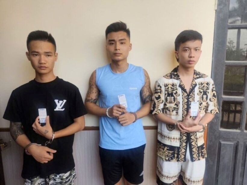 Các đối tượng tại cơ quan công an. Ảnh: Công an tỉnh Hưng Yên.