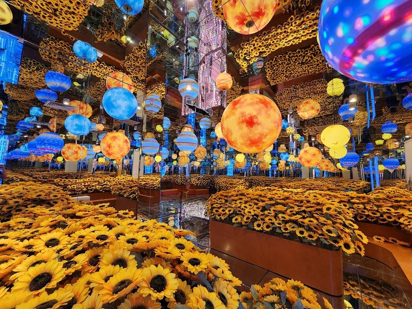 Triển lãm ánh sáng – Không gian check in hấp dẫn bên trong trung tâm thương mại