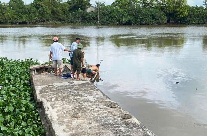 Sông Hữu Vi nơi phát hiện thi thể nạn nhân. Ảnh: Dân trí