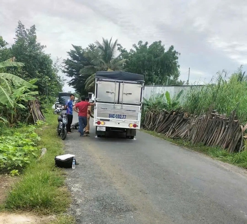 Hiện trường vụ tai nạn khiến bé T. tử vong. Ảnh: Báo Thanh Niên.