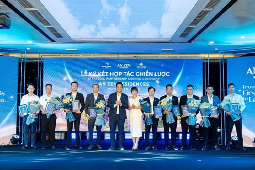 Đội ngũ phát triển kinh doanh đông đảo tham gia sự kiện lễ ký kết