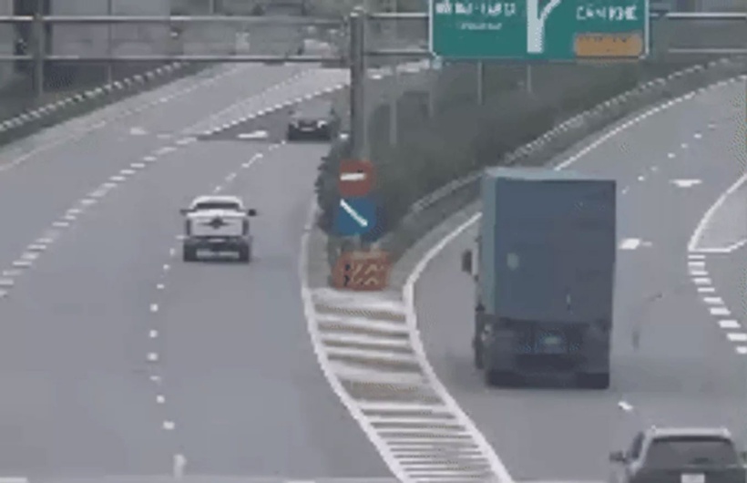 Hình ảnh ghi lại sự việc. Ảnh: Báo Lao Động.