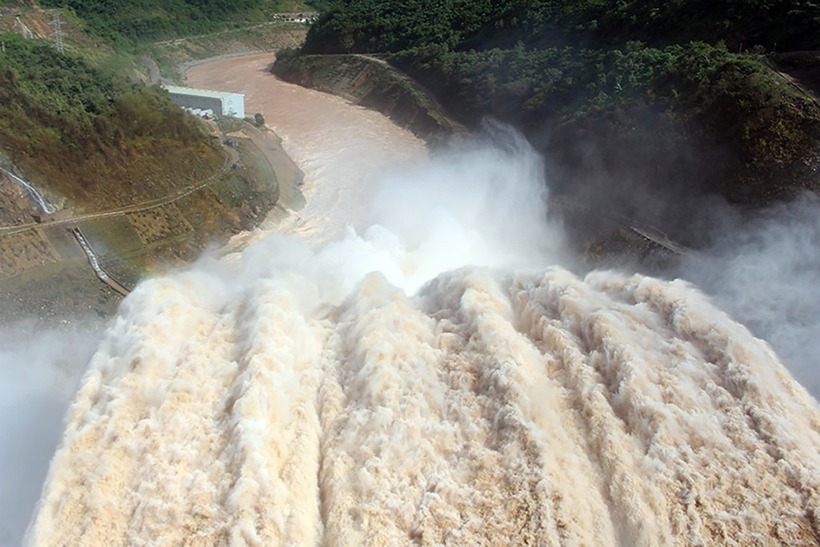 Thủy điện Bản Vẽ xả lũ. Ảnh minh họa/Tiền Phong