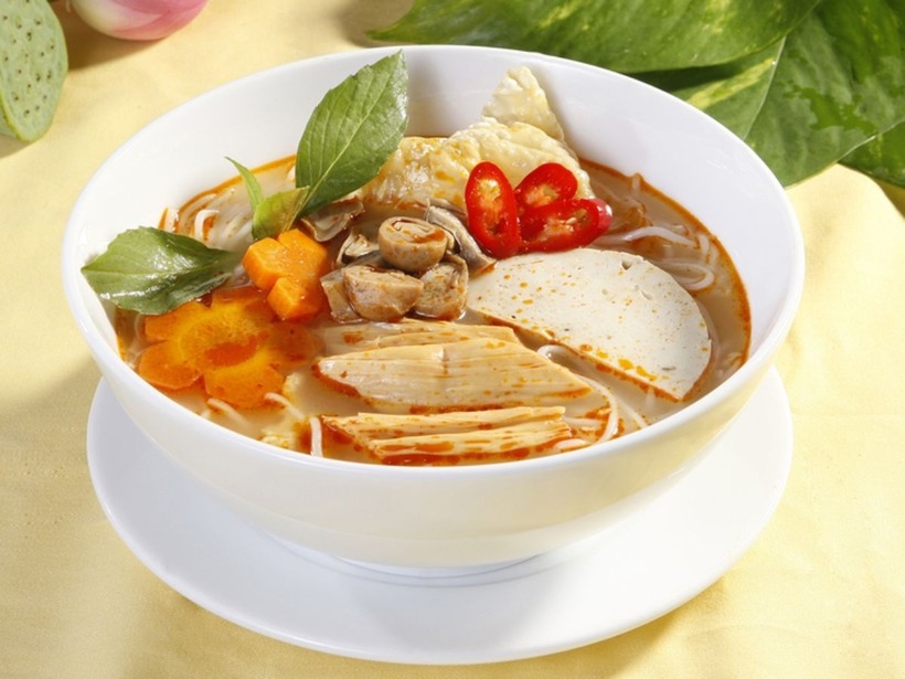 Hủ tiếu chay nổi bật như một món ăn dân dã, gần gũi nhưng không kém phần tinh tế.