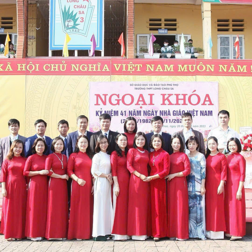 Hoạt động ngoại khóa kỷ niệm ngày Nhà giáo Việt Nam của cán bộ, giáo viên Trường THPT Long Châu Sa