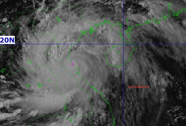 Ảnh mây vệ tinh bão số 5 lúc 16h chiều 25/8. (Ảnh: NCHMF)