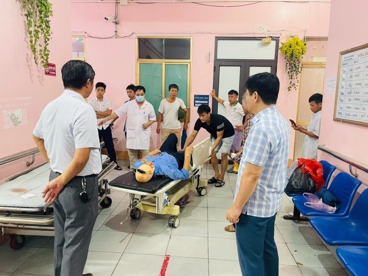 Nhiều ca nhập viện cấp cứu sau trận lốc xoáy ở Ninh Bình. Ảnh: Vietnamnet.