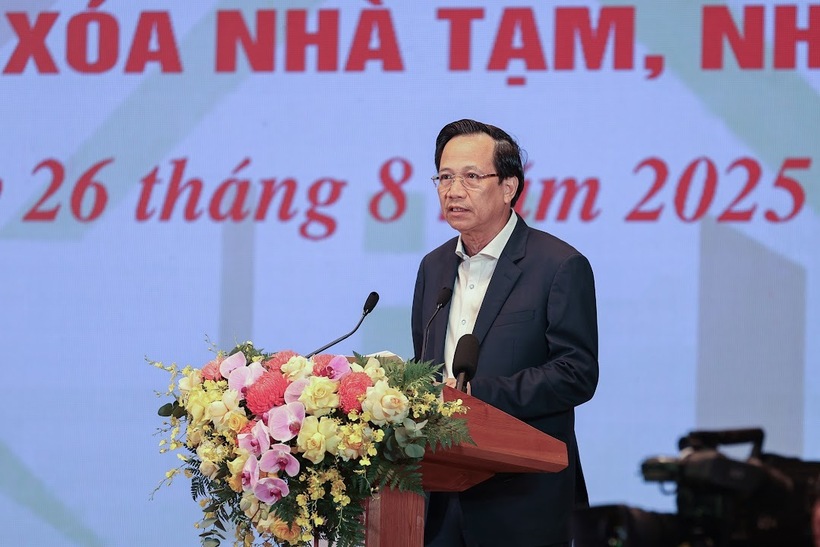 Bộ trưởng Bộ Dân tộc và Tôn giáo Đào Ngọc Dung báo cáo kết quả công tác xóa nhà tạm, nhà dột nát trên cả nước