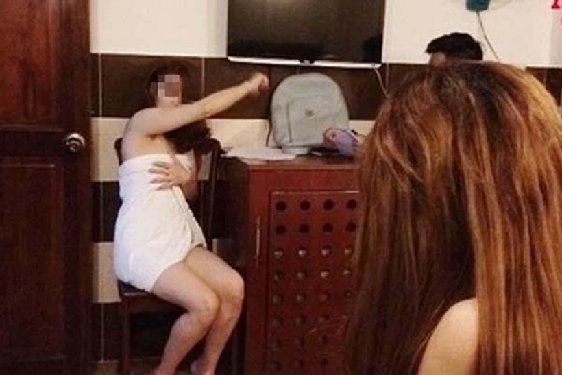 Chân dài bị bắt quả tang làm "điều mờ ám" trong nhà nghỉ. Ảnh minh họa