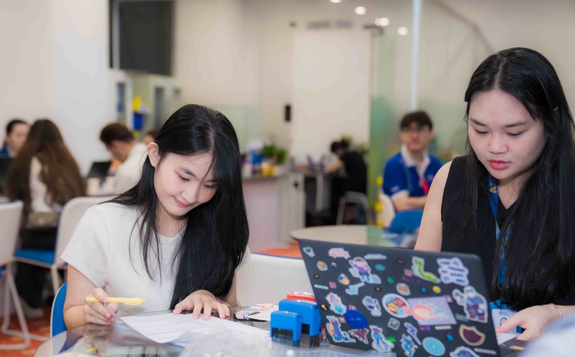 Theo Bộ GD&ĐT, việc giải quyết sai sót thuộc trách nhiệm của các trường, trong trường hợp cần thiết Bộ sẽ hỗ trợ, hướng dẫn và chỉ đạo trường khác phối hợp xử lý. Ảnh minh họa