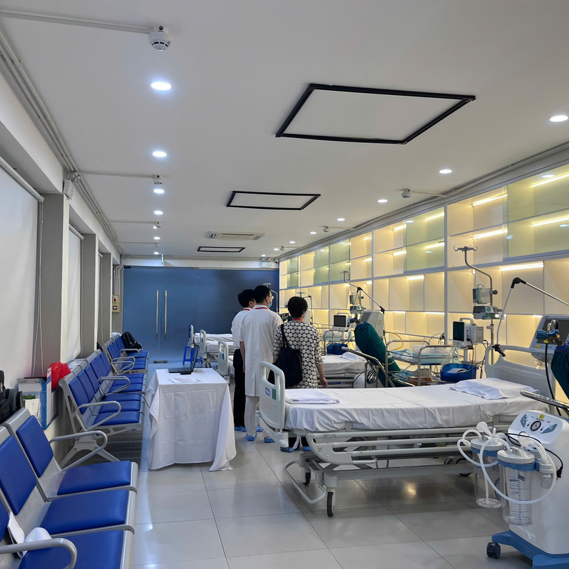 Trên đường Kim Mã và khu vực Liễu Giai, sân vận động quần ngựa, Đoàn đã vào kiểm tra và động viên các tổ y tế của Học viện An ninh, Bệnh viện Công an Tp Hà Nội của Cục Y tế Bộ Công an và Tổ Y tế của Viện Y học Phòng không- Không quân.