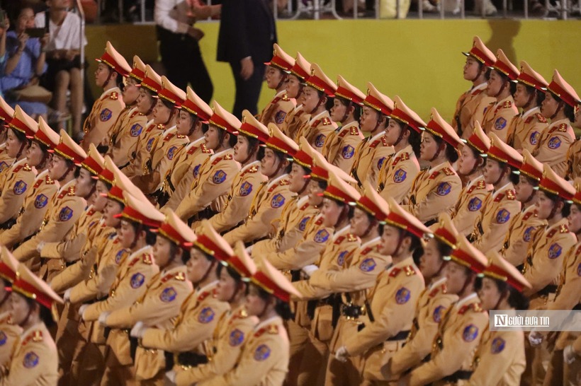 Khối nữ chiến sĩ cảnh sát giao thông.