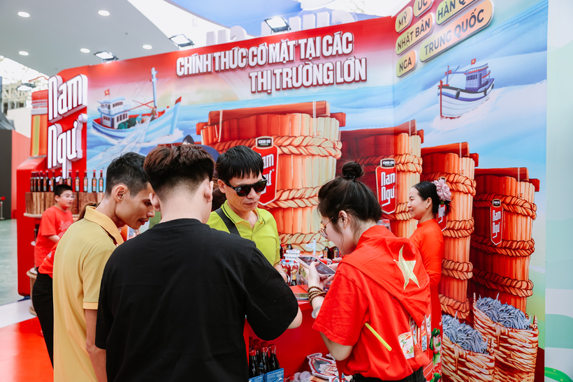 Tại triển lãm Masan góp mặt với các thương hiệu tiêu dùng lớn như_ CHIN-SU, Nam Ngư, Omachi, Vinacafe,....