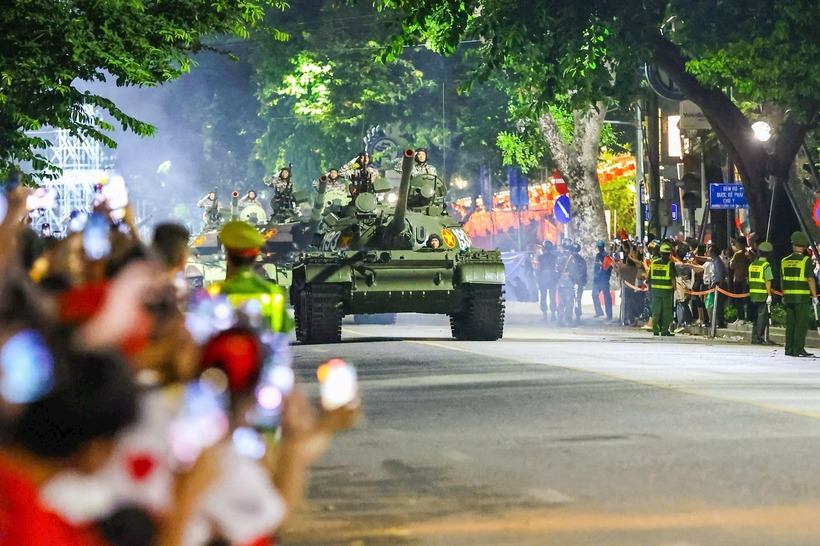 Ngày 30/8, trên địa bàn thành phố Hà Nội sẽ diễn ra chương trình Tổng duyệt Lễ kỷ niệm 80 năm Cách mạng Tháng Tám và Quốc khánh 2/9. (Ảnh: Đại đoàn kết)