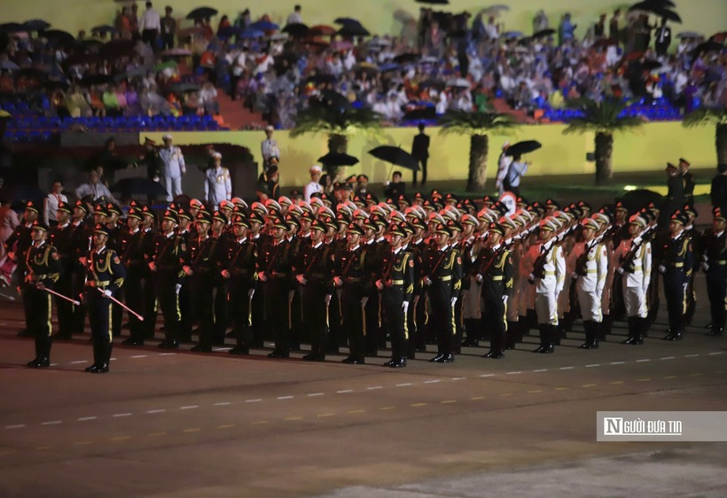 Khối quân nhân Trung Quốc đang luyện tập trước giờ diễn ra buổi lễ tổng duyệt.