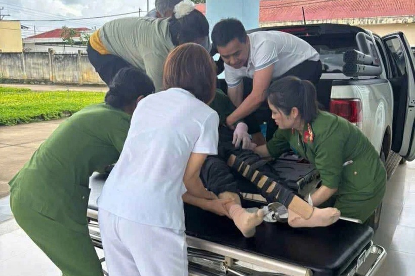 Người phụ nữ được đưa đến trung tâm y tế kịp thời. (Ảnh: Dân trí)