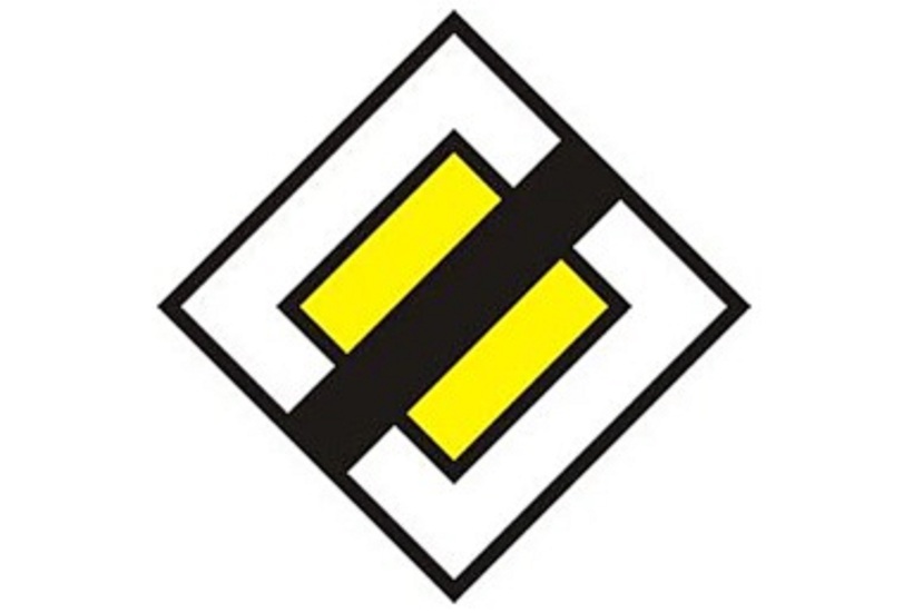 Biển báo I.402 "Kết thúc đường ưu tiên"