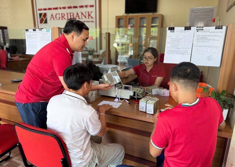 Agribank làm việc xuyên lễ để đảm bảo tặng quà kịp thời cho người dân dịp Quốc khánh 2/9 - 4