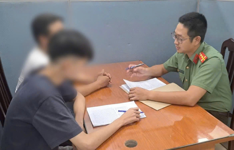 Cơ quan công an làm việc với đối tượng N.T.N. Ảnh: Công an Thành phố Hà Nội.