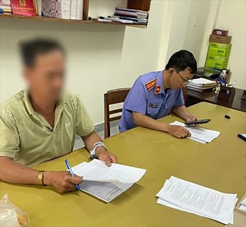 Đối tượng L.A.T tại cơ quan chức năng. Ảnh: Pháp luật TP.HCM