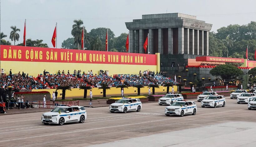 Đây là những chiếc xe điện của Khối xe chỉ huy giao thông dẫn đoàn cho thấy sự nâng cấp, đổi mới, hiện đại hóa để đảm bảo yêu cầu về hình thức, tính năng cũng như tiêu chí chuyển đổi xanh theo chỉ đạo của Chính phủ.