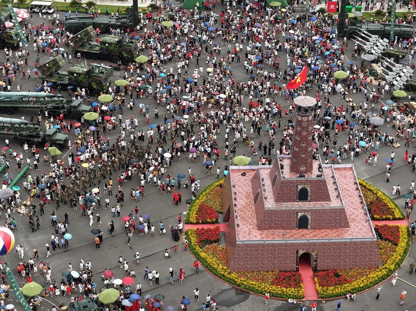 Đón gần 1,2 triệu lượt khách sau 3 ngày mở cửa: Trung tâm Triển lãm Việt Nam “gây sốt” với tiêu chuẩn vận hành chuyên nghiệp - 2