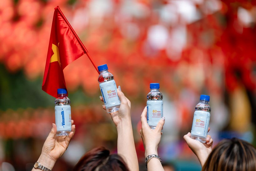 Vinamilk đồng hành cùng triệu trái tim Việt, góp mặt trong từng niềm vui nhỏ của đại lễ lớn. (Ảnh: Vi Nam)