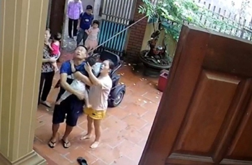 Sau sự việc, sức khỏe và tâm lý của bé trai không bị ảnh hưởng. Ảnh: VietNamnet