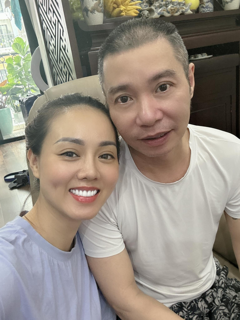 NSND Công Lý và bà xã Ngọc Hà. Ảnh: FBNV