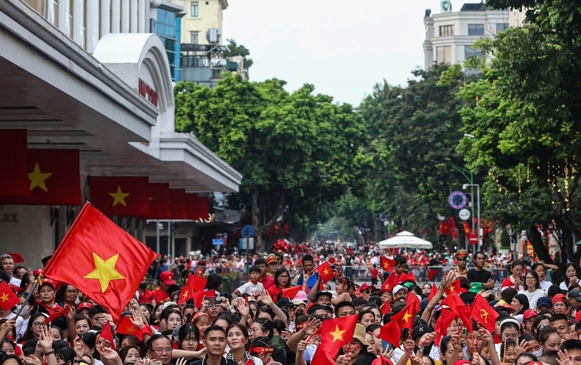 Lễ Quốc khánh năm nay được tổ chức với quy mô lớn trên khắp cả nước với sự tham gia của đông đảo các lực lượng và đoàn khách quốc tế.