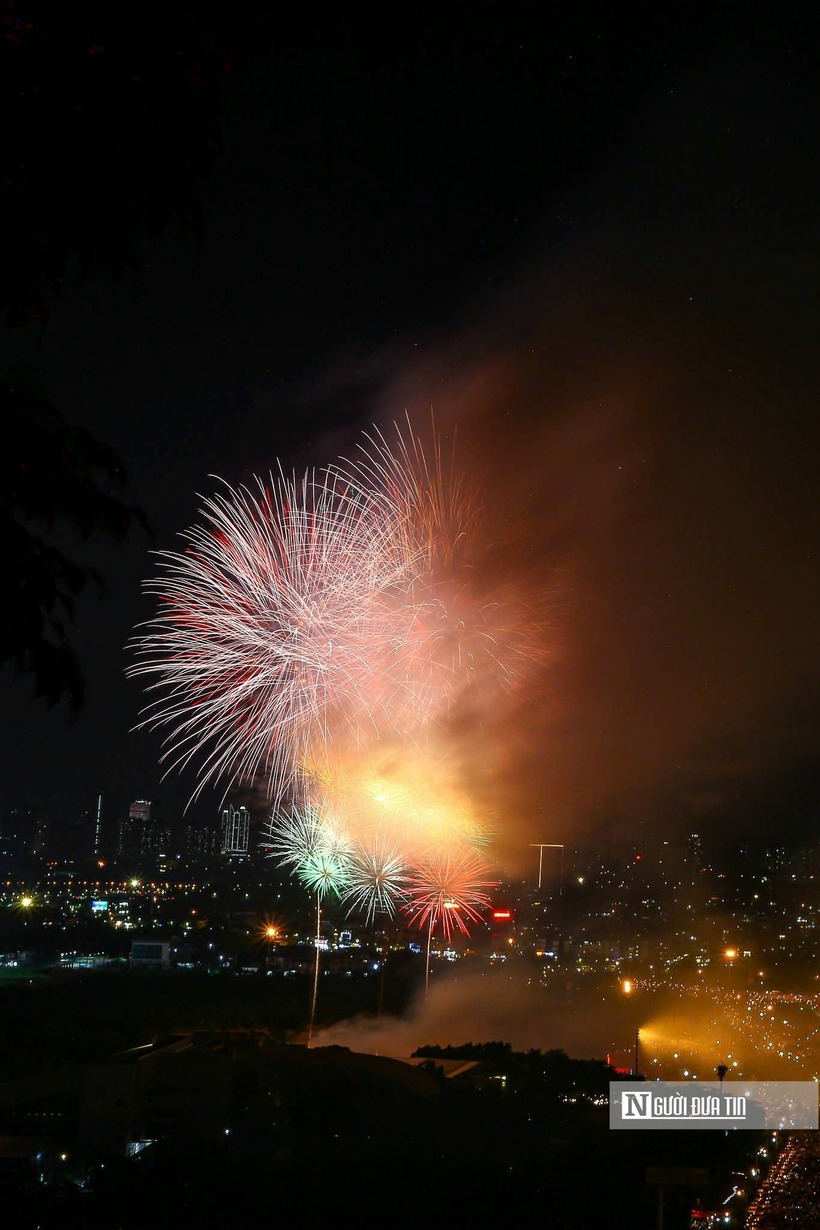Mãn nhãn màn pháo hoa rực rỡ chào mừng 80 năm Quốc khánh - 15