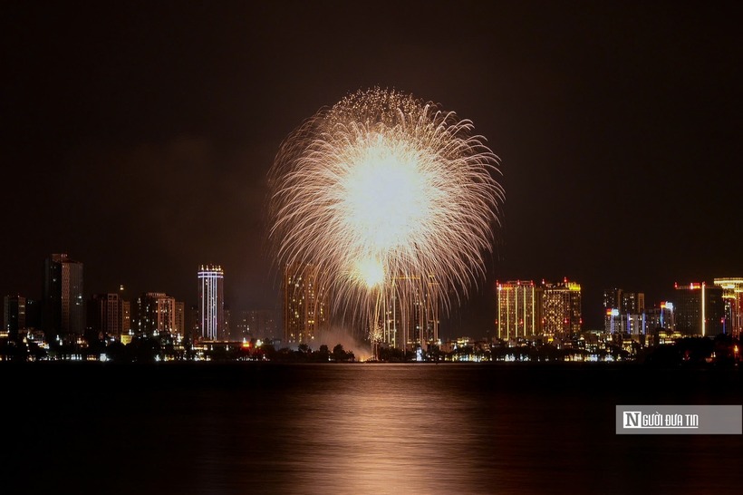Mãn nhãn màn pháo hoa rực rỡ chào mừng 80 năm Quốc khánh - 4
