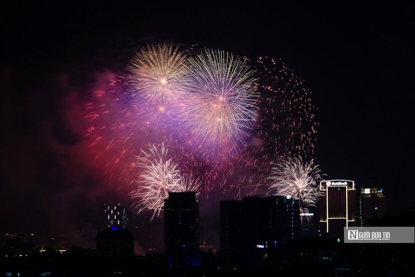 Mãn nhãn màn pháo hoa rực rỡ chào mừng 80 năm Quốc khánh - 11